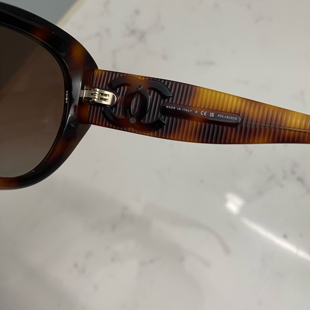 Chanel butterfly sunglasses - Picture 5 of 7